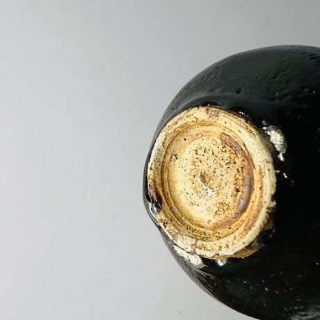 Sー9 鈴木大弓　黒高麗徳利　箱付き Suzuki Hiroyumi Black Korean Sake Bottle with Box
