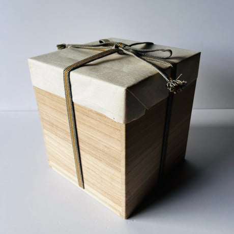 F−16 古谷和也　信楽蹲 （うずくまる）共箱付　Kazuya Furutani – Shigaraki “Uzukumaru” with Tomobako (Original Wooden Box)