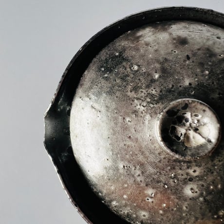 TNー42 谷井直人　銀彩まだら絞り出し急須　Naoto Tanii: Silver glaze mottled squeezed teapot