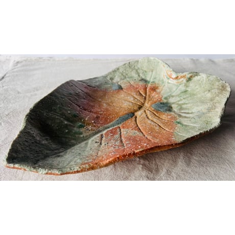 Tー116　辻村史朗　伊賀葉皿大　共箱付　Shiro Tsujimura Large Leaf-Shaped Plate