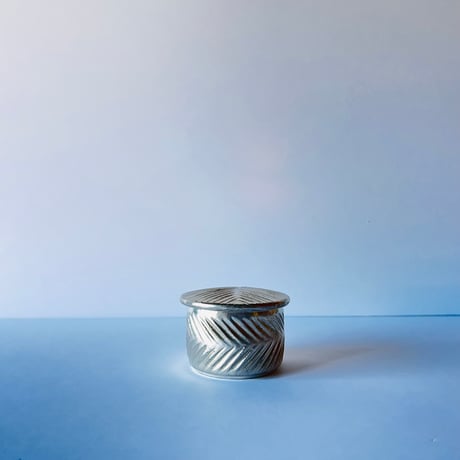 TN−97 谷井直人　銀彩しのぎボンボニエール　Silver-Glazed Shinogi Bonbonnière