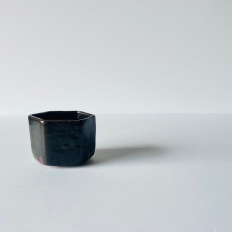 Sー13 鈴木大弓　黒高麗　ぐい呑み　Hiroyumi Suzuki “Black Kōrai Guinomi”**