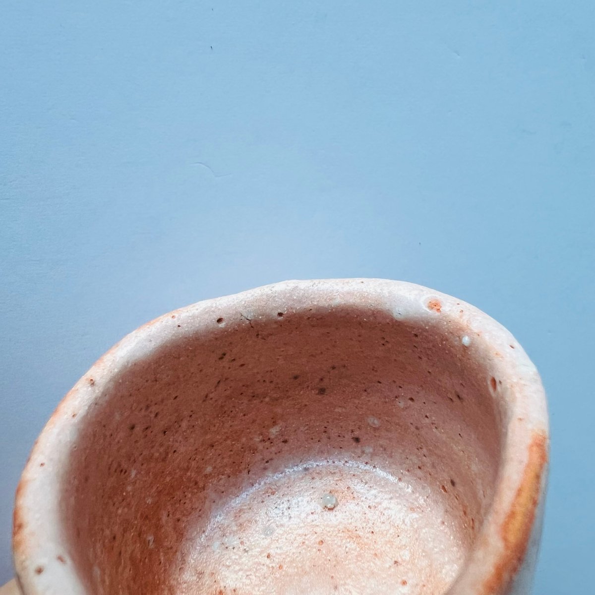 Tー94 辻村史朗 志野ぐい呑 共箱有 Shiro Tsujimura “Shino Guin