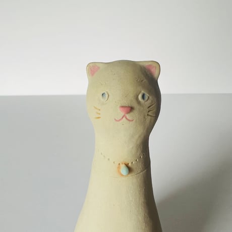 KM−4 鍵谷雅美　白い猫のアロマディフューザー　    Masami Kagiya  White Cat Aroma Diffuser