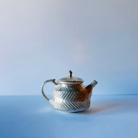 TN−95 谷井直人　銀彩しのぎポット　Silver-Glazed Teapot
