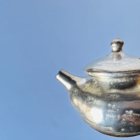 TN−93 谷井直人　銀彩ポット小　Small Silver-Glazed Teapot