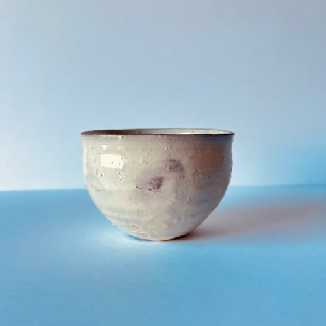 Tー80 辻村史朗　粉吹ワインカップ　共箱有　Shiro Tsujimura “Kohiki Wine Cup” (White Slip-Coated Cup)