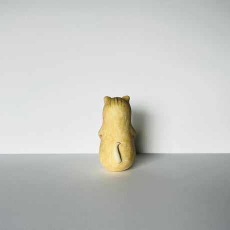 KMー9 鍵谷雅美　茶虎のの着ぐるみの白猫　    Masami Kagiya White Cat in a Tea Tiger Costume