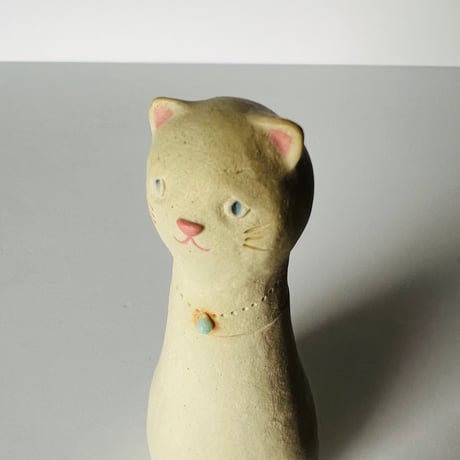 KM−4 鍵谷雅美　白い猫のアロマディフューザー　    Masami Kagiya  White Cat Aroma Diffuser