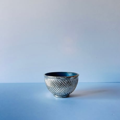 TN−98 谷井直人　銀彩しのぎ湯呑み　Silver-Glazed Shinogi Yunomi (Tea Cup)
