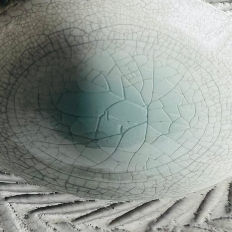 TNー71 谷井直人　銀彩ビードロしのぎリム皿　Naoto Tanii – Silver-Glazed Bidoro Shinogi Plate with Rim