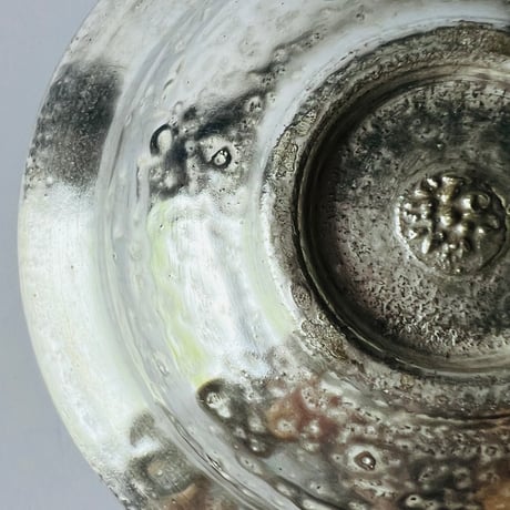 TNー71 谷井直人　銀彩ビードロしのぎリム皿　Naoto Tanii – Silver-Glazed Bidoro Shinogi Plate with Rim