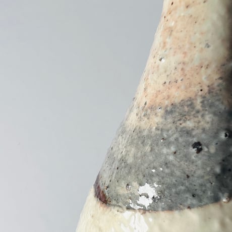 T−128 辻村史朗　粉吹つる首花入　共箱付　Shiro Tsujimura Kohiki Crane-Neck Flower Vase