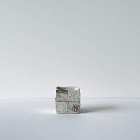 TN−1 谷井直人　銀彩ビードロ四角小鉢　Naoto Tanii: Silver-glazed square small bowl