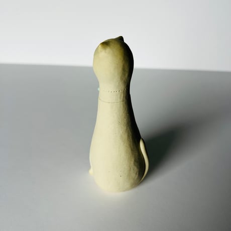KM−4 鍵谷雅美　白い猫のアロマディフューザー　    Masami Kagiya  White Cat Aroma Diffuser