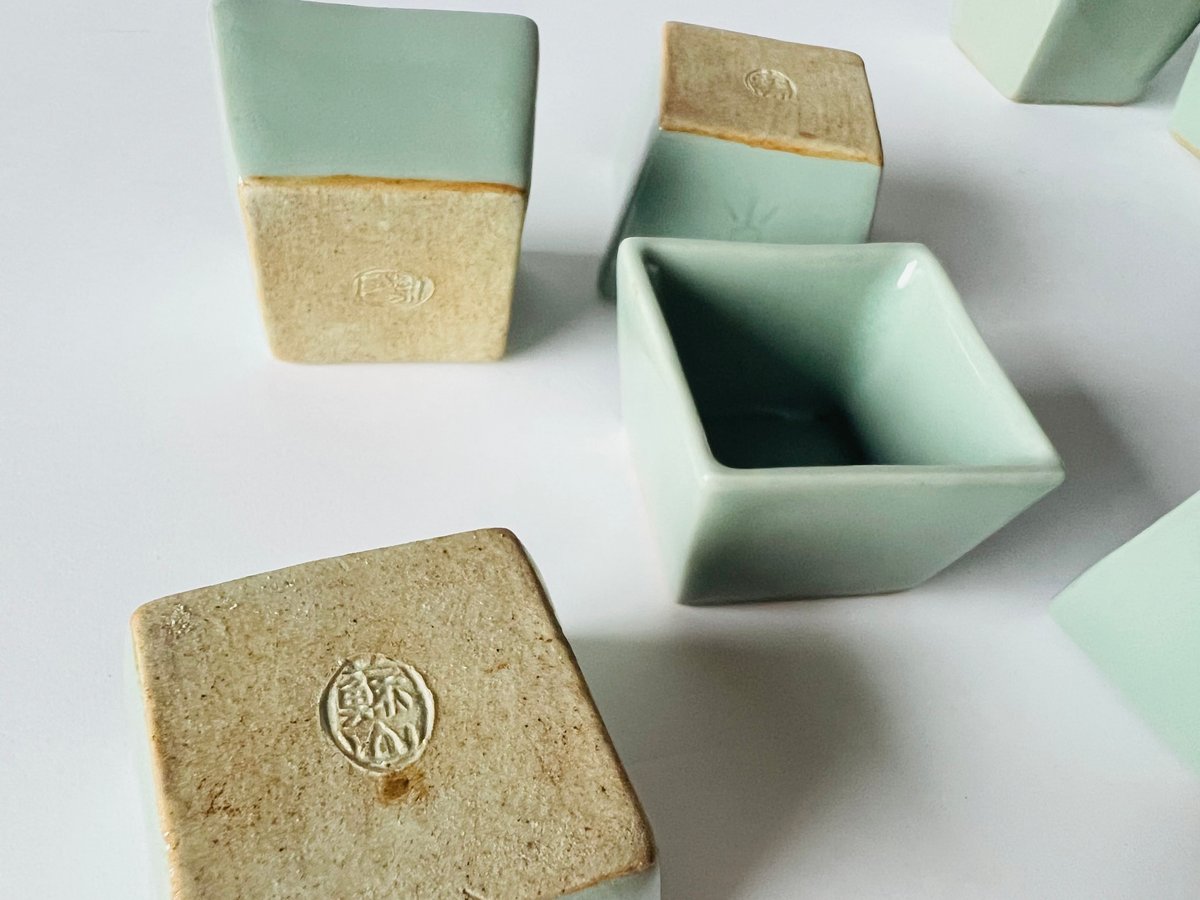 二代　諏訪蘇山　青磁　桃形盃　ぐい呑み　酒器 二代 諏訪蘇山 青磁 桃形盃 ぐい呑み 酒器