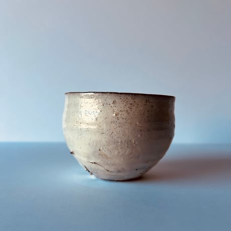 Tー80 辻村史朗　粉吹ワインカップ　共箱有　Shiro Tsujimura “Kohiki Wine Cup” (White Slip-Coated Cup)