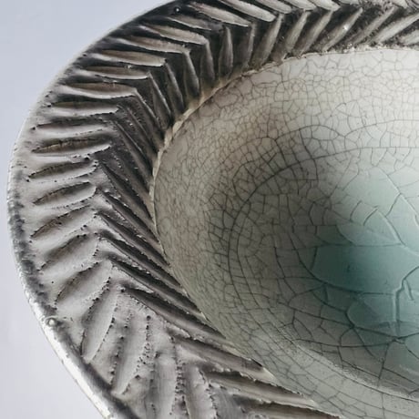 TNー71 谷井直人　銀彩ビードロしのぎリム皿　Naoto Tanii – Silver-Glazed Bidoro Shinogi Plate with Rim