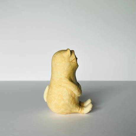 KMー9 鍵谷雅美　茶虎のの着ぐるみの白猫　    Masami Kagiya White Cat in a Tea Tiger Costume