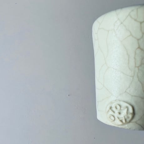 TN−125  谷井直人　銀彩白釉貫入杯 Naoto Tanii Silver Glaze White Crackled Guinomi