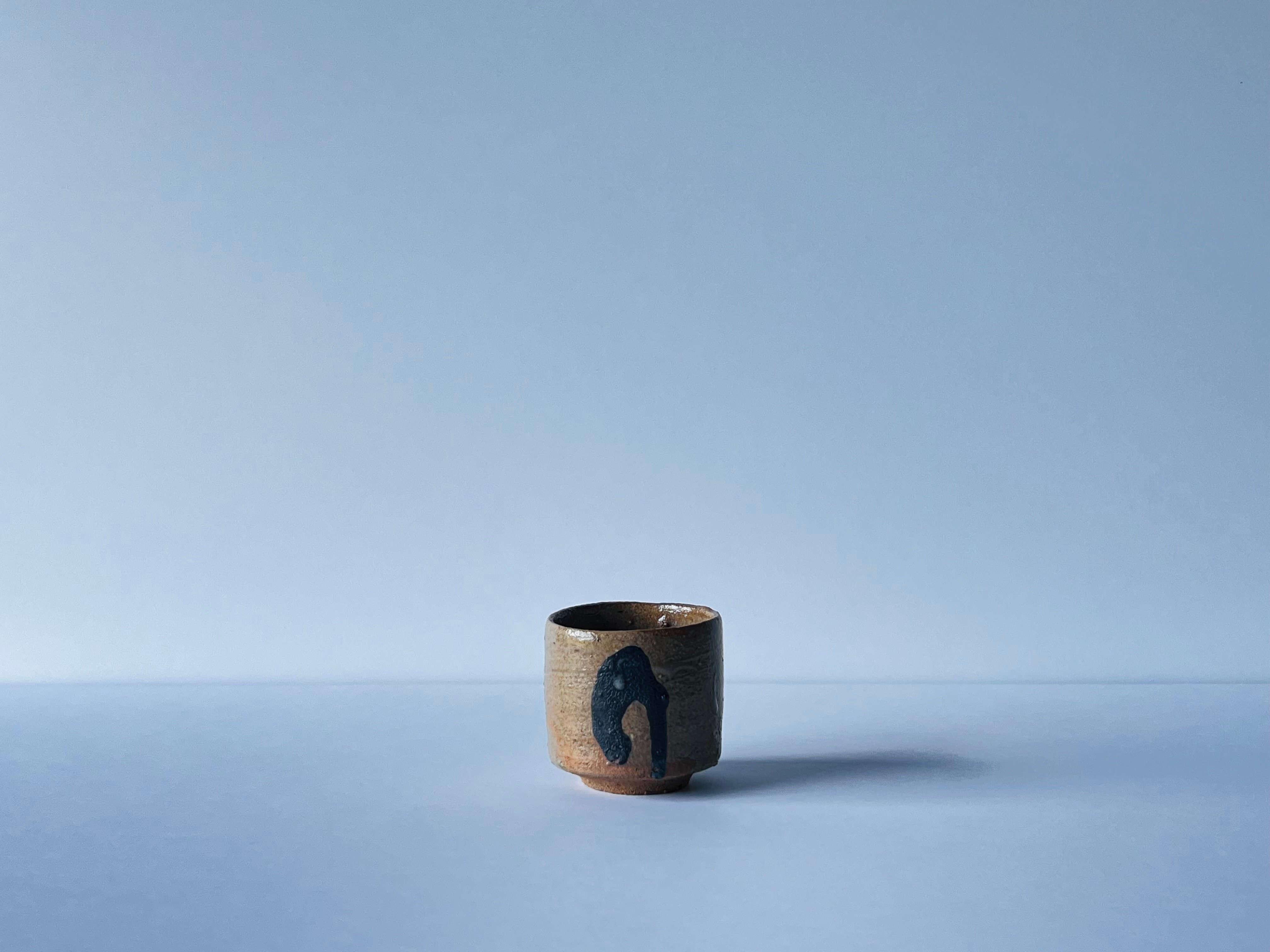 陶芸家　作家物　辻村史朗　唐津　ぐい呑　酒器　筒盃　猪口　共箱　唐津焼 T−18 辻村史朗 唐津ぐい呑 共箱付 Shiro Tsujimura Karatsu sak