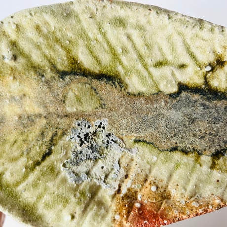 T−117 辻村史朗　伊賀葉皿　共箱付　Shiro Tsujimura Leaf-Shaped Plate
