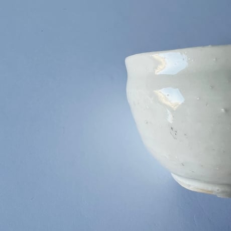Tー91 辻村史朗　磁土ぐい呑　共箱有　Shiro Tsujimura Porcelain clay sake cup