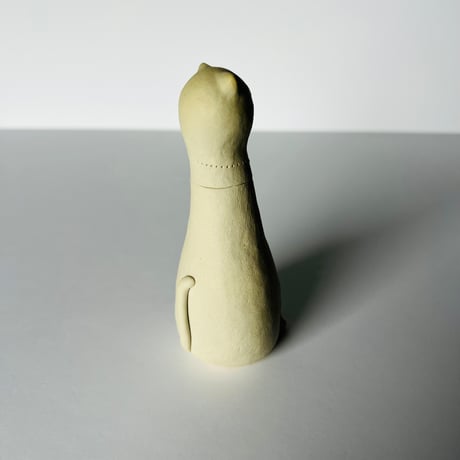 KM−4 鍵谷雅美　白い猫のアロマディフューザー　    Masami Kagiya  White Cat Aroma Diffuser