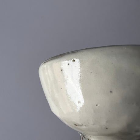 Tー37 辻村史朗　粉引きぐい呑み　共箱付 Shiro Tsujimura, Kohiki Sake Cup, with box