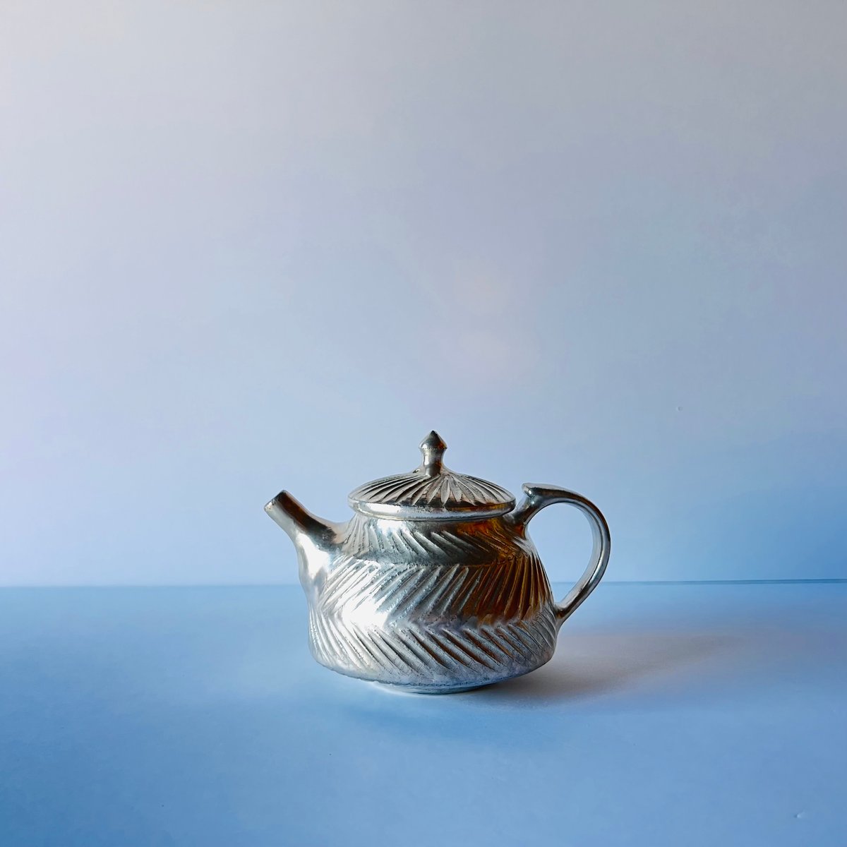 TN−95 谷井直人 銀彩しのぎポット Silver-Glazed Teapot | GARA