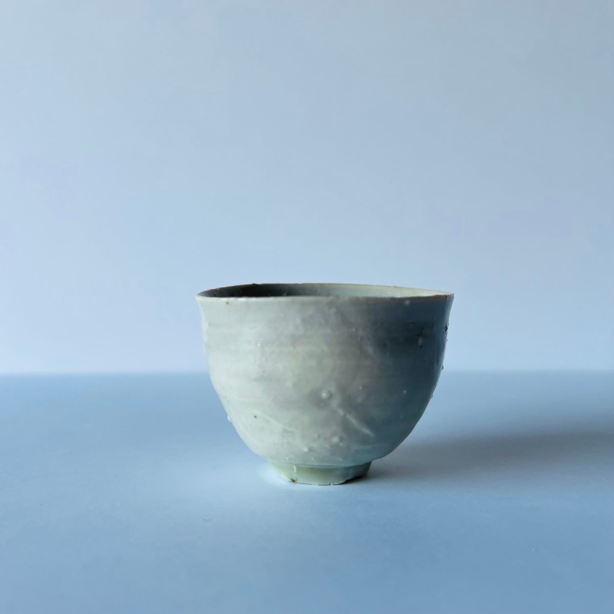 Tー92 辻村史朗 磁土ぐい呑 共箱有 Shiro Tsujimura Porcelain c