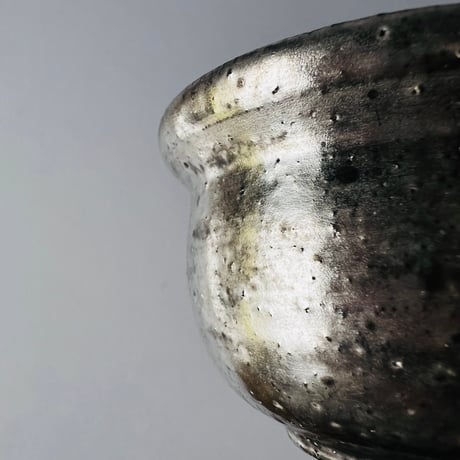 TNー42 谷井直人　銀彩まだら絞り出し急須　Naoto Tanii: Silver glaze mottled squeezed teapot