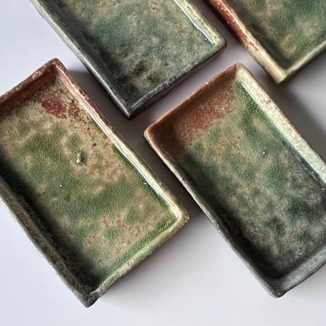 F−13 古谷和也　信楽四方皿五枚組　Kazuya Furutani – Set of Five Shigaraki Square Ceramic Plates