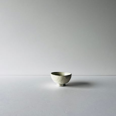 Tー48 辻村史朗　粉引きぐい呑　共箱付き　Shiro Tsujimura, Kohiki Sake Cup, with box