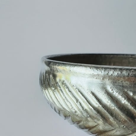 TN−107　谷井直人　総銀彩しのぎ丸鉢 Naoto Tanii Full Silver Glaze Shinogi Bowl