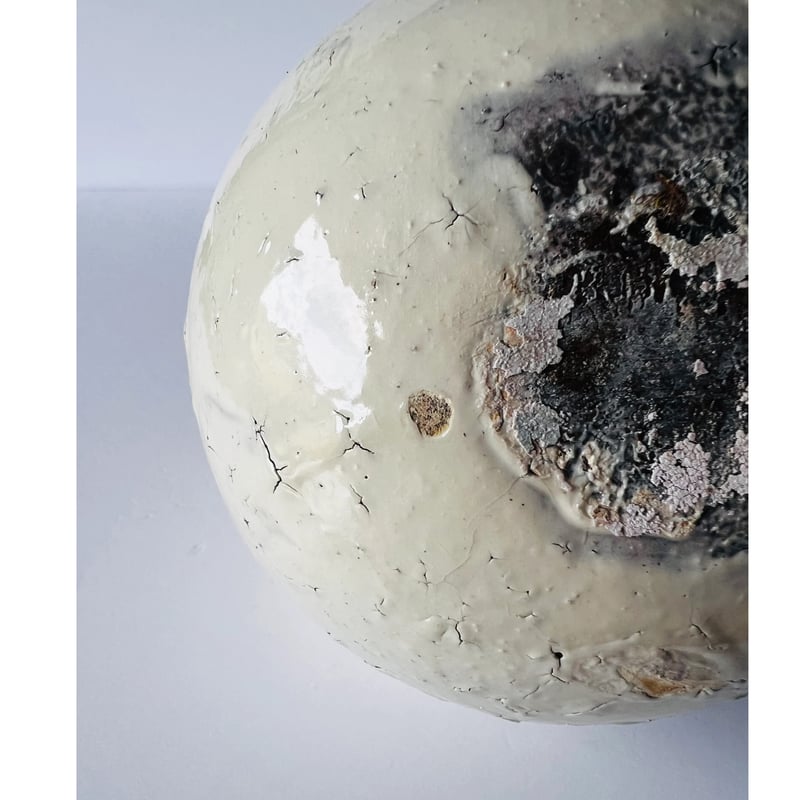 T−66 辻村史朗 粉引き丸壺 Shiro Tsujimura: Powdered Round