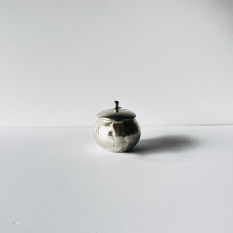 TNー46 谷井直人　銀彩ポット　Naoto Tanii Silver-glazed pot