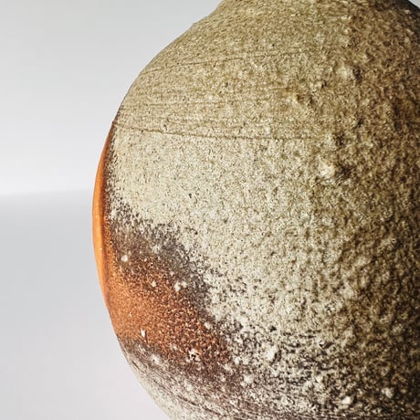 KY-1 神山易久　信楽細口花壷　共箱付き  Kohyama Yasuhisa Shigaraki Narrow Mouth Flower Vase with Box
