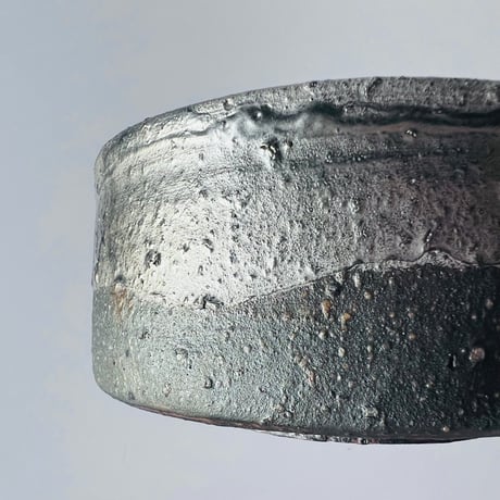 TN−110 谷井直人　黒御影銀彩たわみ小鉢 Naoto Tanii Black Mikage Silver Glaze Softly Distorted Bowl