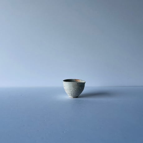 Tｰ62 辻村史朗　磁土ぐい呑　Shiro Tsujimura - Porcelain Sake Cup