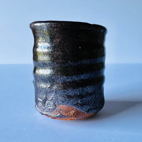 T−13 辻村史朗　織部引出し黒湯呑み　Shiro Tsujimura Oribe black teacup