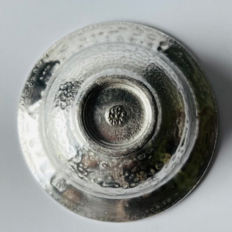 TNー71 谷井直人　銀彩ビードロしのぎリム皿　Naoto Tanii – Silver-Glazed Bidoro Shinogi Plate with Rim