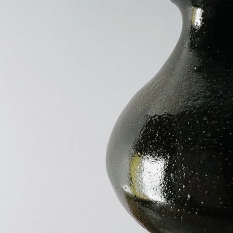 Sー9 鈴木大弓　黒高麗徳利　箱付き Suzuki Hiroyumi Black Korean Sake Bottle with Box
