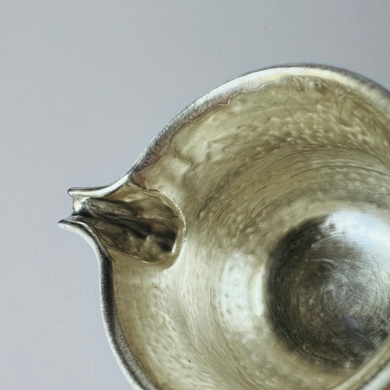 TN−124 谷井直人 銀彩白釉貫入片口 Naoto Tanii Silver Glaze W