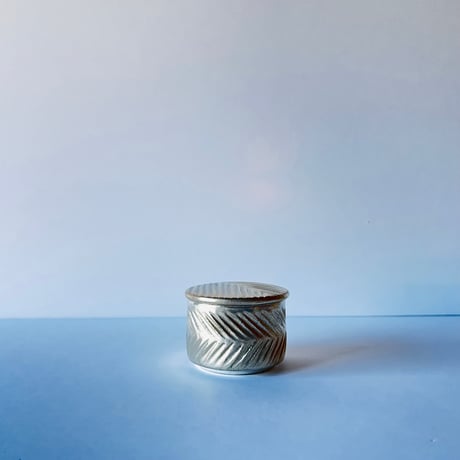 TN−96 谷井直人　銀彩しのぎボンボ二エール　Silver-Glazed Shinogi Bonbonnière