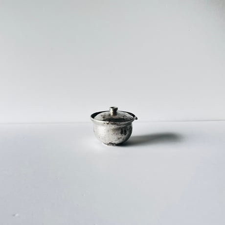 TNー42 谷井直人　銀彩まだら絞り出し急須　Naoto Tanii: Silver glaze mottled squeezed teapot