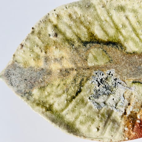 T−117 辻村史朗　伊賀葉皿　共箱付　Shiro Tsujimura Leaf-Shaped Plate