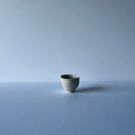 Tｰ62 辻村史朗　磁土ぐい呑　Shiro Tsujimura - Porcelain Sake Cup