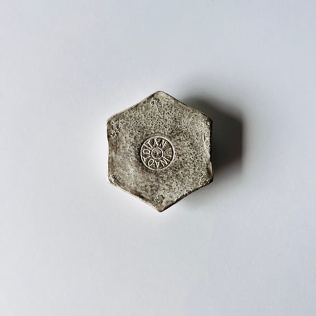 TN−10 谷井直人　銀彩豆皿　TN-10 Naoto Tanii, Silver-colored small plate