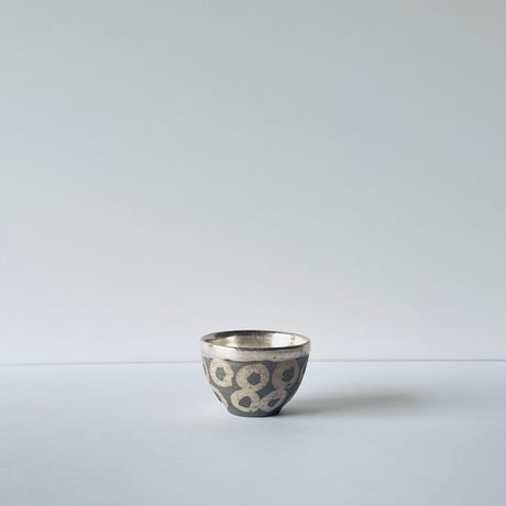 TN−5 谷井直人　銀彩杯　丸文様　TN-5 Naoto Tanii, Silver-glazed cup, round pattern